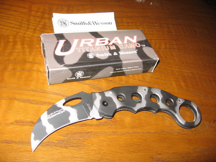 Smith & Wesson Uкифт Titanium Camo